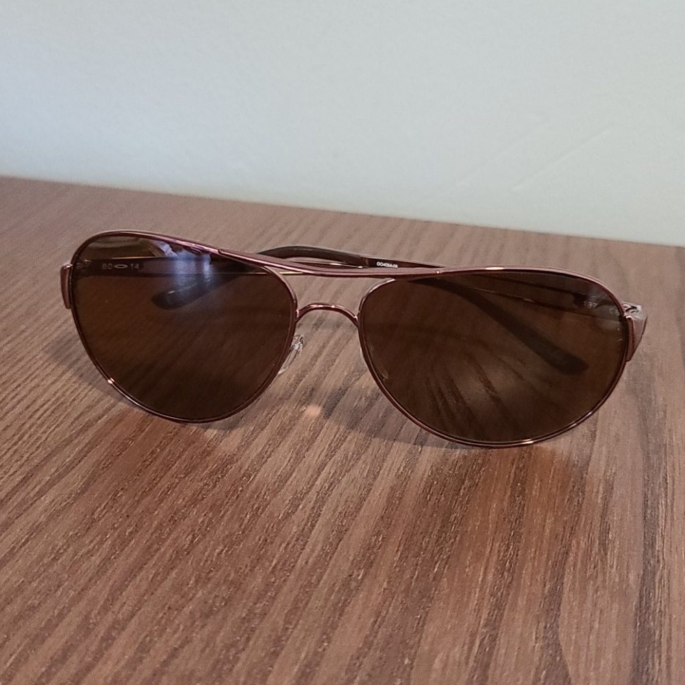 Oakley Polarized Aviator style Sunglasses